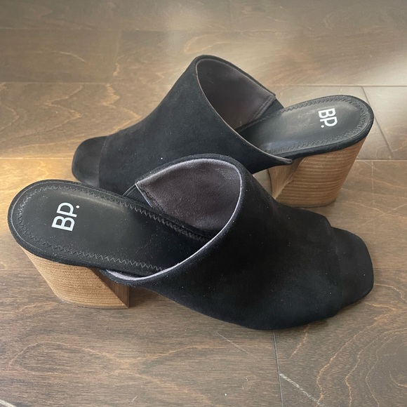Suede wooden block heel mules - Picture 3 of 3